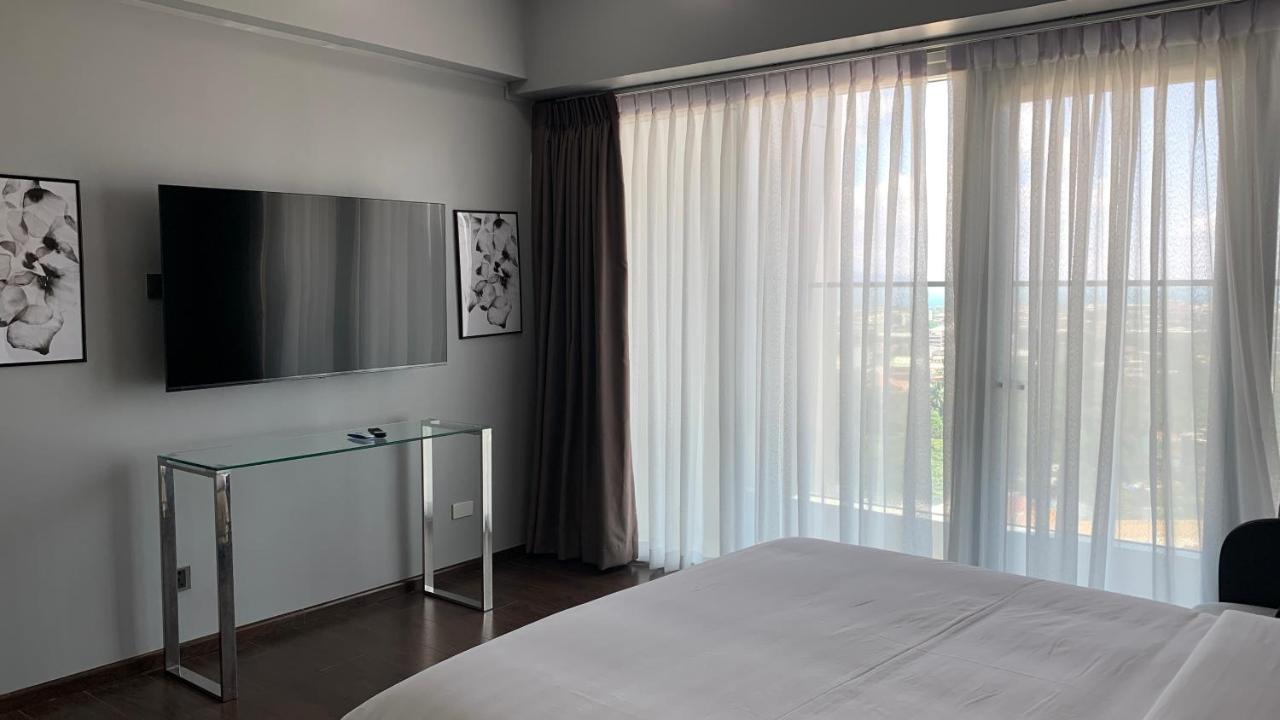 Aeon Suites Staycation Managed By Aria Hotel Davao City Εξωτερικό φωτογραφία